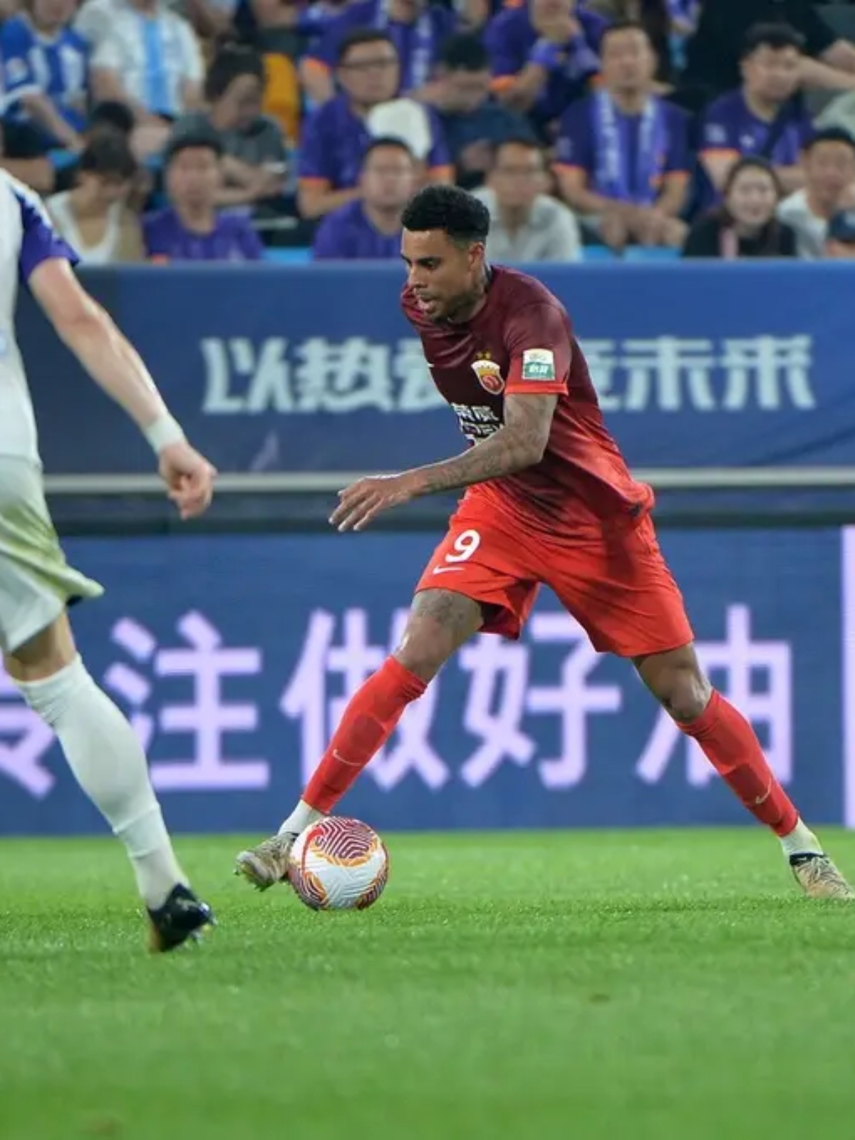 赛地聚焦——中超冲刺阶段热度飙升；多特蒙德篮板制胜；气氛紧张；训练强度明显提升